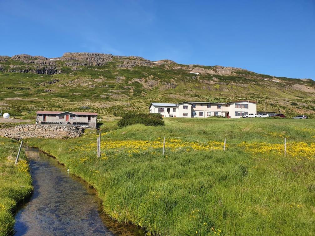 Hotel Laugarholl With Natural Hot Spring Holmavik Exterior photo